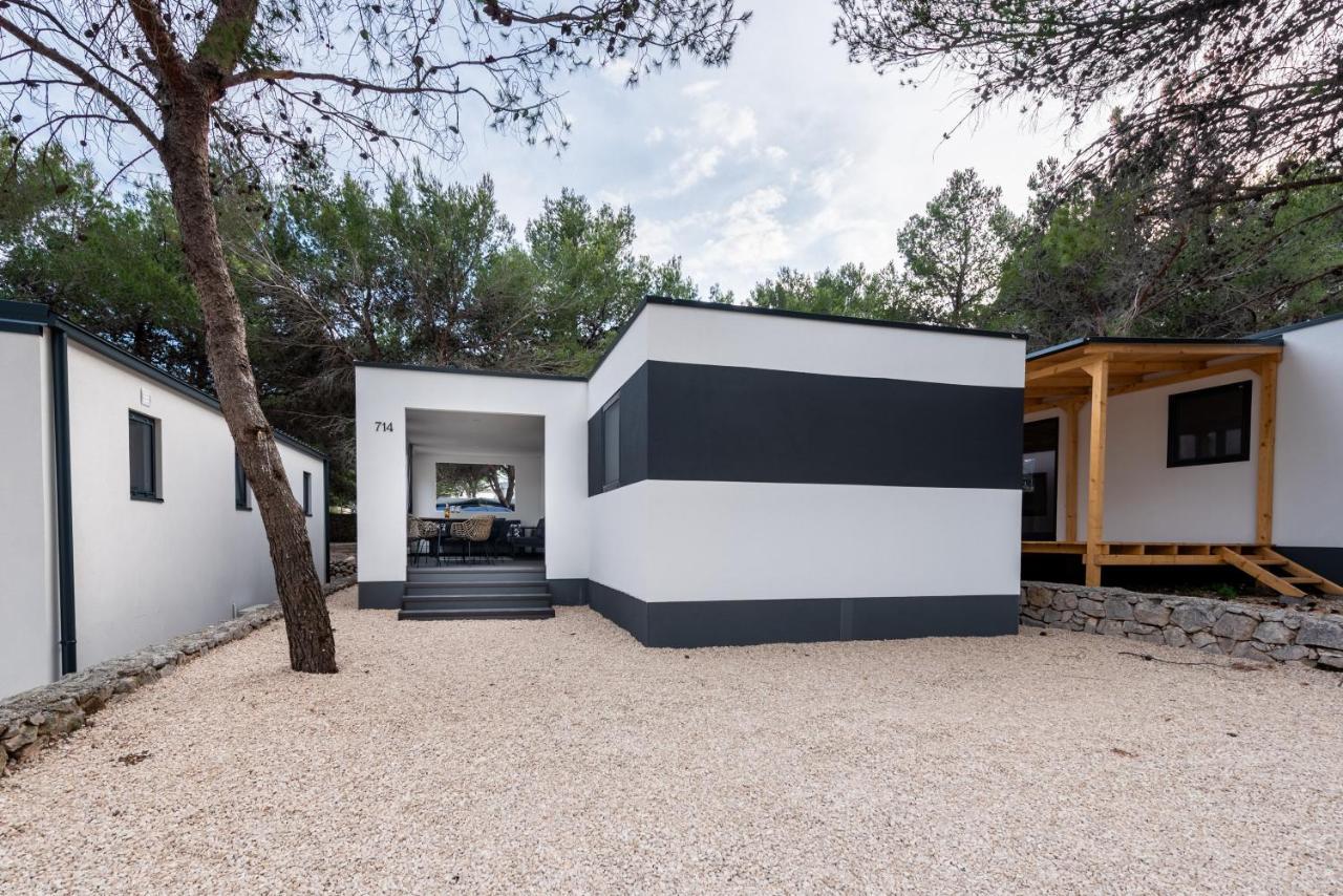 Luxury Mobile Home Pretty Green - Premium - Oaza Mira Resort -50 M From The Beach Drage Esterno foto