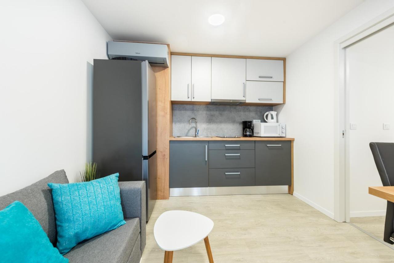 Luxury Mobile Home Pretty Green - Premium - Oaza Mira Resort -50 M From The Beach Drage Esterno foto