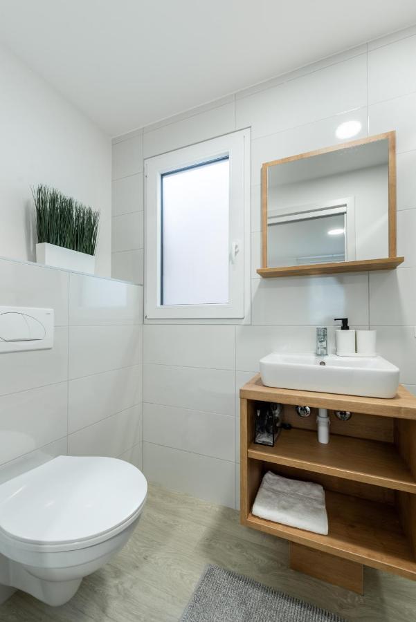 Luxury Mobile Home Pretty Green - Premium - Oaza Mira Resort -50 M From The Beach Drage Esterno foto