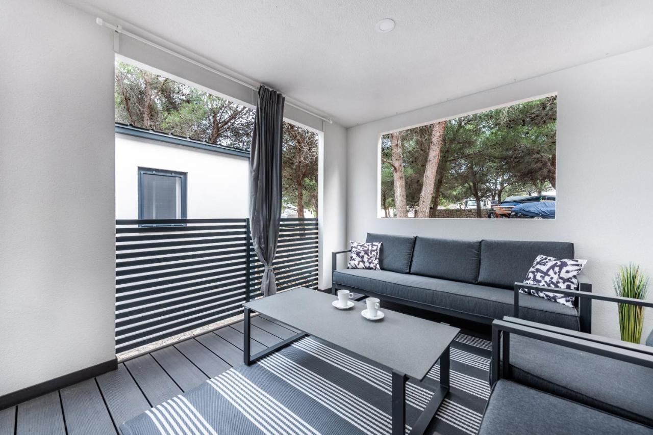 Luxury Mobile Home Pretty Green - Premium - Oaza Mira Resort -50 M From The Beach Drage Esterno foto